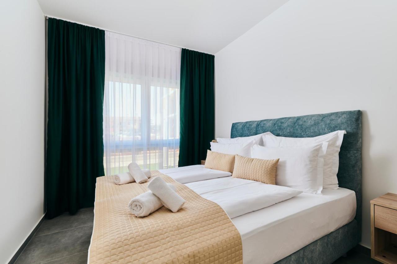 Apartments San Maris Umag Extérieur photo