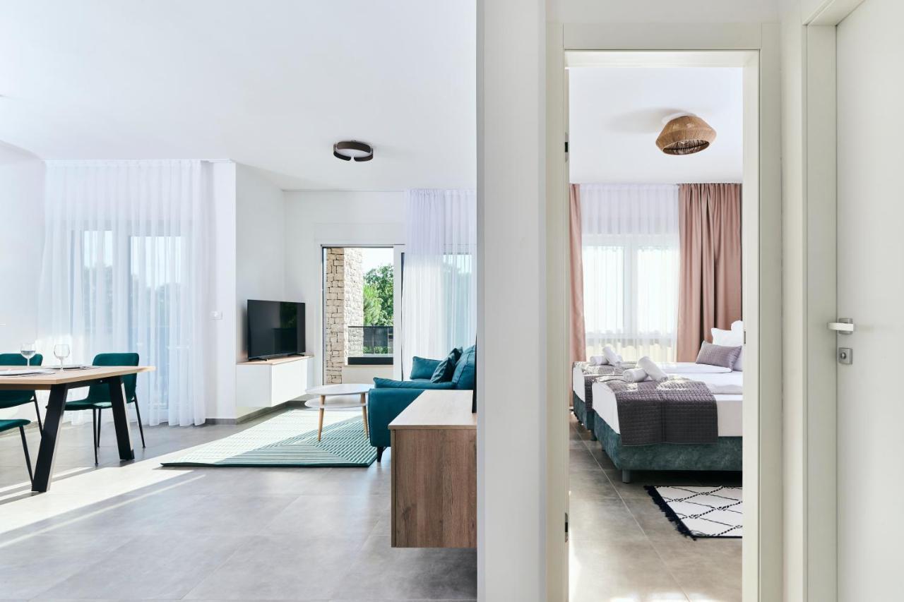 Apartments San Maris Umag Extérieur photo