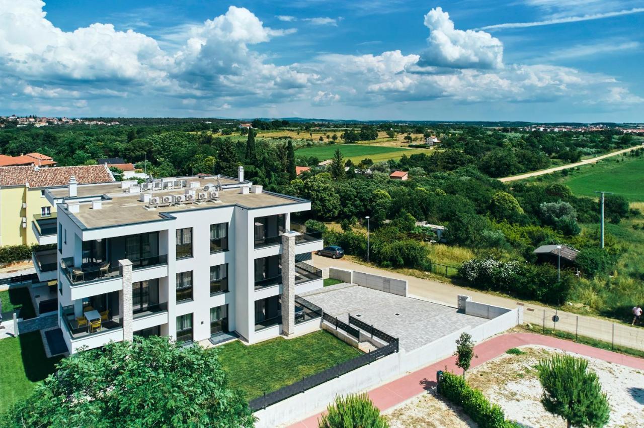 Apartments San Maris Umag Extérieur photo