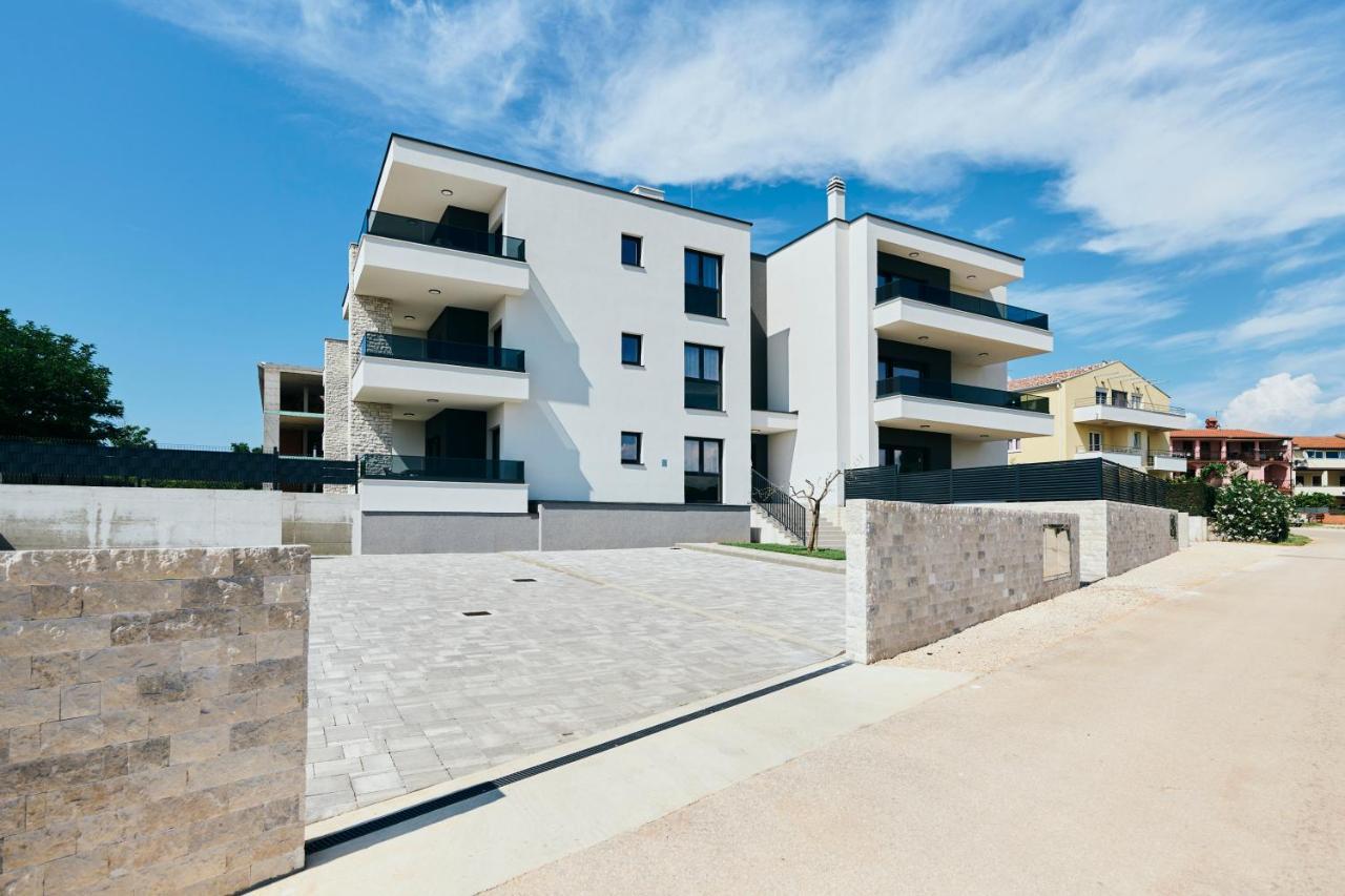 Apartments San Maris Umag Extérieur photo